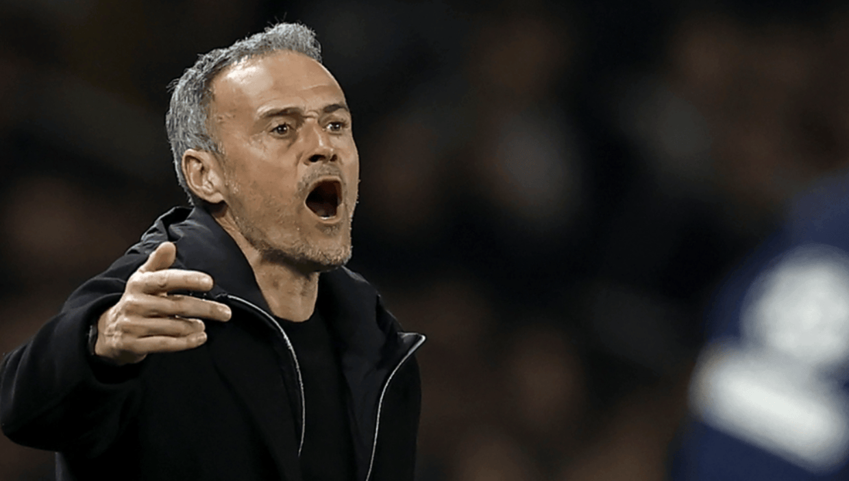 关于关键时刻巴黎圣日耳曼备战NBA季后赛，防线松动细节曝光，媒体盛赞，临场指挥获称赞的信息