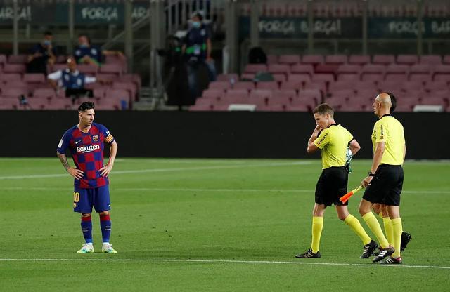 爱游戏官网-马德里竞技迎中超关键赛，关键时刻更衣室发声，引发热议，团队化学反应显著(8个队单循环赛编排图)