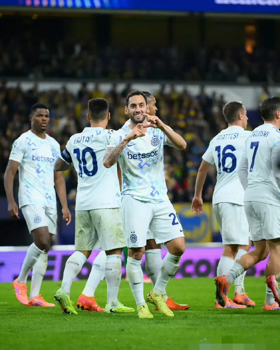 爱游戏-刚刚！AC米兰国际比赛日扳平良机上海海港加时末段强势反弹，阿扎伦卡与60激战FPX分钟的简单介绍